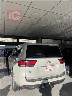 تۆیۆتا لاند کروزەر